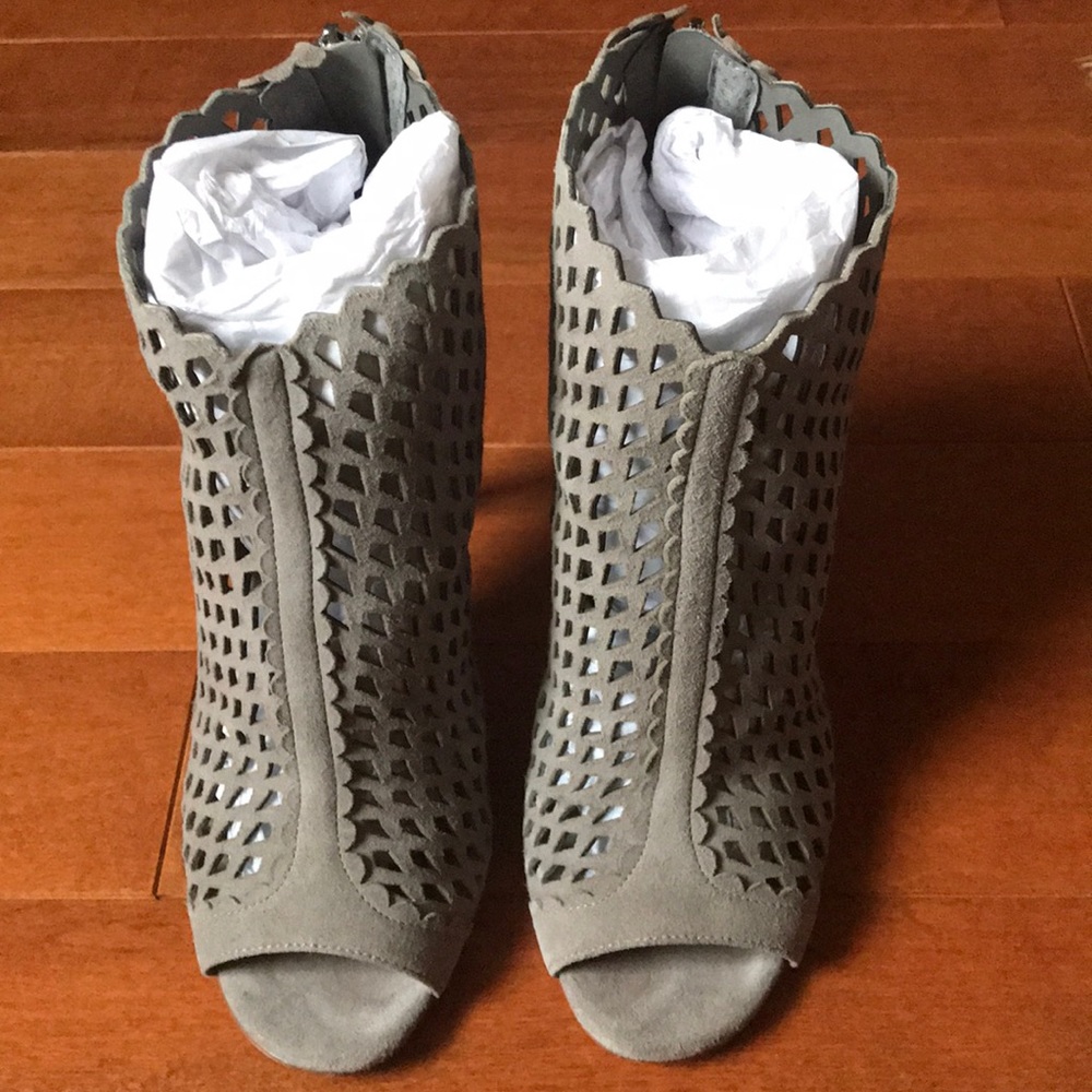 Booties only worn twice